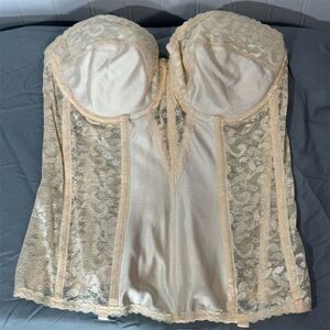 VTG Frederick’s of Hollywood 36C Ivory Lace Satin Bustier Lingerie USA Union Tag